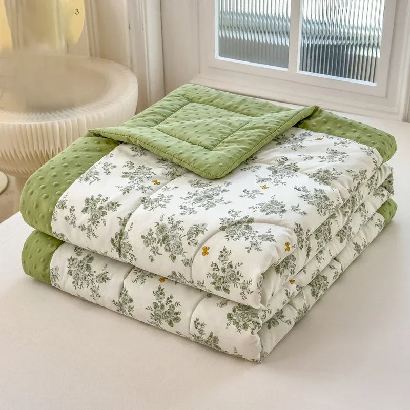Cooling Bean Summer Quilt, Ultra-Soft Skin-Friendly Air Conditioner Quilt, Lightweight And Breathable Summer Cooling Quilt. with Fine Quilting Craftsmanship, It Is a Thin Quilt for Dormitory, Home And Office Naps, Machine Was