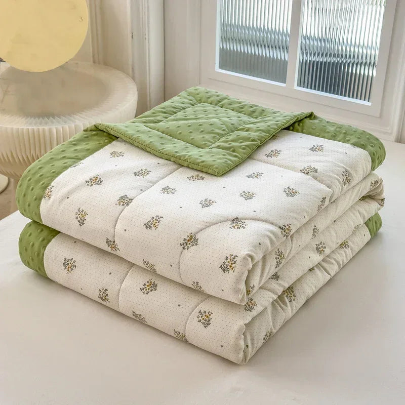 Cooling Bean Summer Quilt, Ultra-Soft Skin-Friendly Air Conditioner Quilt, Lightweight And Breathable Summer Cooling Quilt. with Fine Quilting Craftsmanship, It Is a Thin Quilt for Dormitory, Home And Office Naps, Machine Was