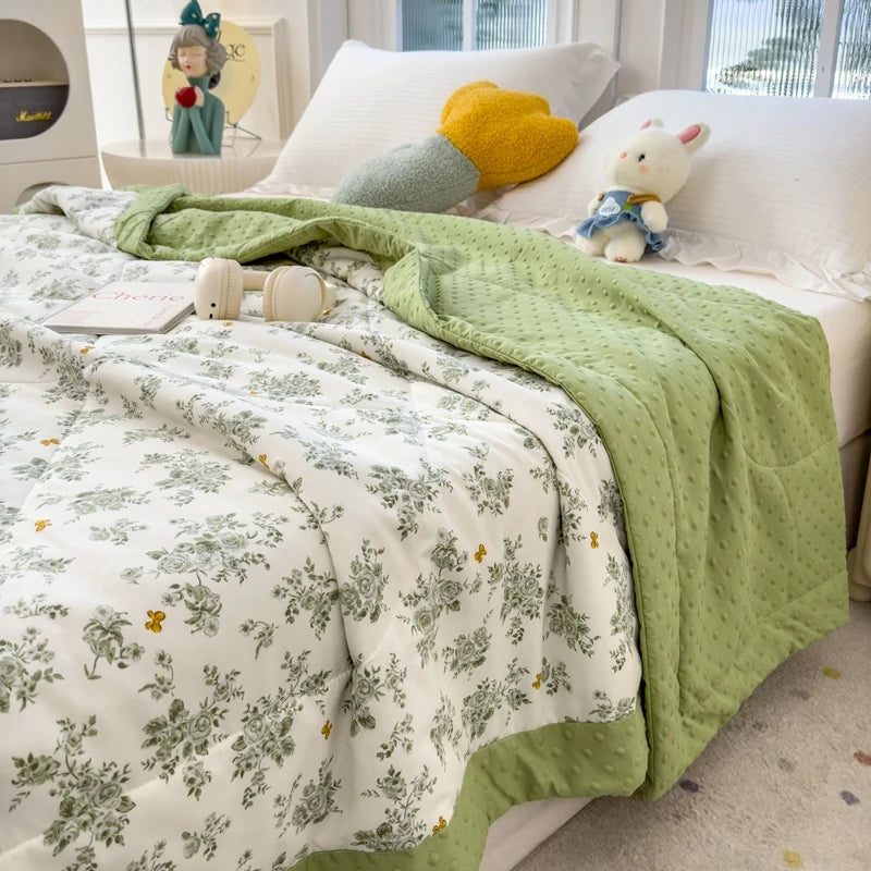 Cooling Bean Summer Quilt, Ultra-Soft Skin-Friendly Air Conditioner Quilt, Lightweight And Breathable Summer Cooling Quilt. with Fine Quilting Craftsmanship, It Is a Thin Quilt for Dormitory, Home And Office Naps, Machine Was