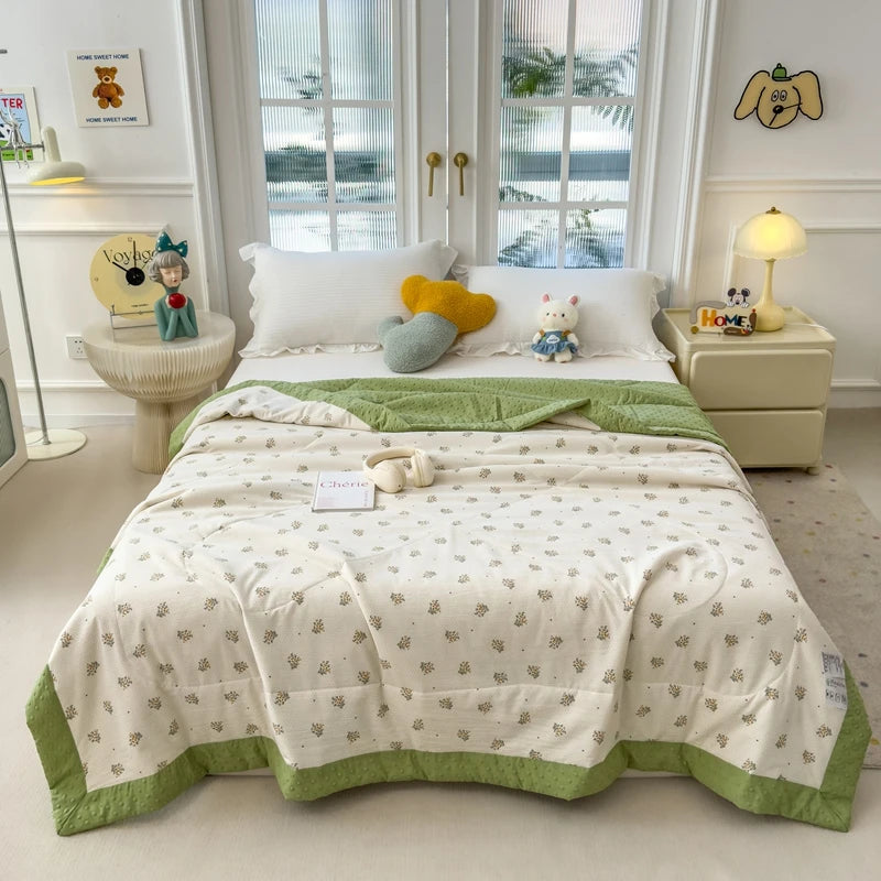 Cooling Bean Summer Quilt, Ultra-Soft Skin-Friendly Air Conditioner Quilt, Lightweight And Breathable Summer Cooling Quilt. with Fine Quilting Craftsmanship, It Is a Thin Quilt for Dormitory, Home And Office Naps, Machine Was