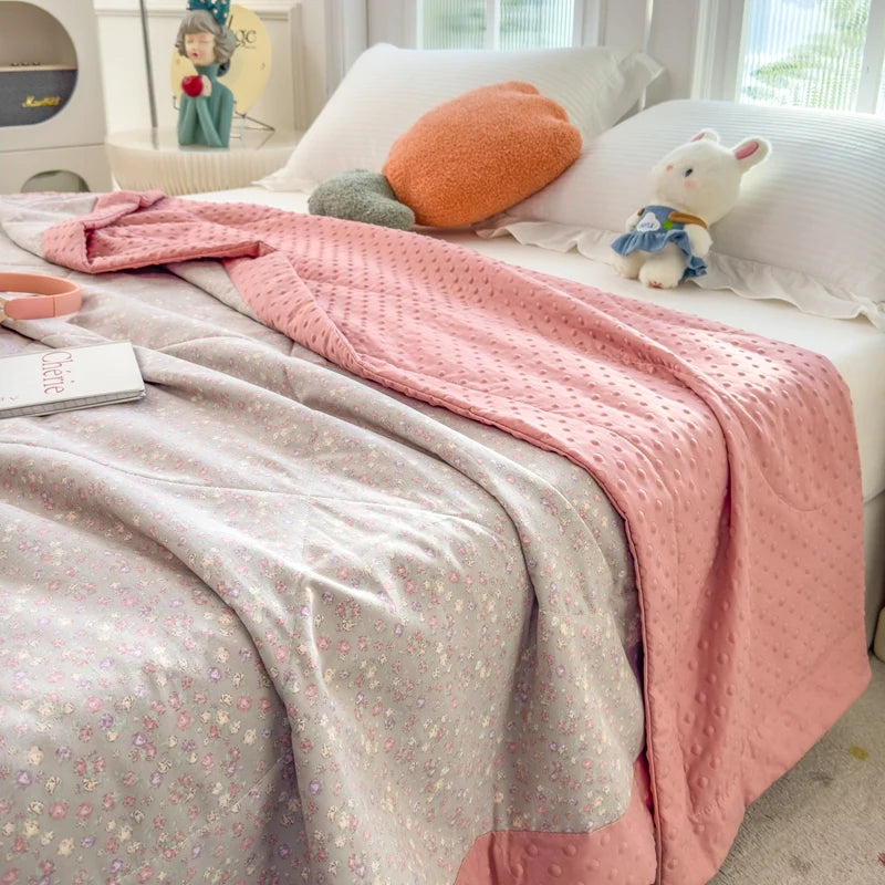 Cooling Bean Summer Quilt, Ultra-Soft Skin-Friendly Air Conditioner Quilt, Lightweight And Breathable Summer Cooling Quilt. with Fine Quilting Craftsmanship, It Is a Thin Quilt for Dormitory, Home And Office Naps, Machine Was