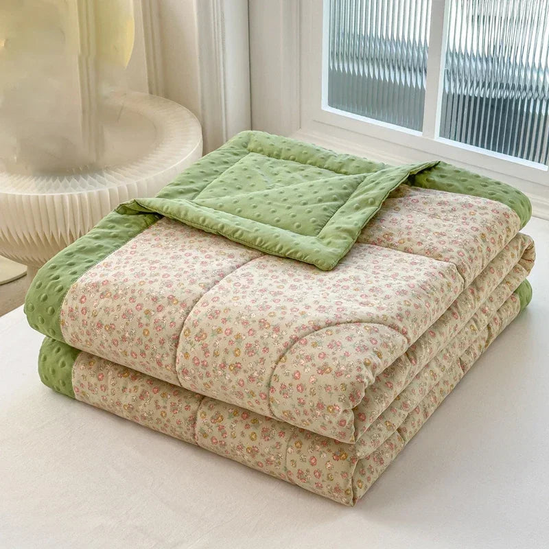 Cooling Bean Summer Quilt, Ultra-Soft Skin-Friendly Air Conditioner Quilt, Lightweight And Breathable Summer Cooling Quilt. with Fine Quilting Craftsmanship, It Is a Thin Quilt for Dormitory, Home And Office Naps, Machine Was